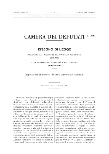 Il 17 ottobre di quest’anno, il Consiglio dei Ministri ha approvato, su proposta del Ministro dell’Università e della Ricerca, Gaetano Manfredi, un disegno di legge (DdL) che prevede la trasformazione in “abilitanti” di una serie di corsi di laurea, vale a dire corsi di laurea, al cui termine il/la laureato/a sarà direttamente abilitato/a all’esercizio della relativa professione, senza più passare dall’esame di Stato. Questo riguarda soprattutto le professioni medico-sanitarie, ma anche le tre nuove lauree professionalizzanti istituite precedentemente quest’anno.  Per un terzo gruppo di professioni — tra cui quella di pianificatore territoriale — la trasformazione della relativa laurea in laurea abilitante diventerebbe possibile, ma non obbligatoria. Secondo le intenzioni del Governo, sarebbero poi i consigli dei relativi ordini professionali a dover richiedere al MUR l’eventuale trasformazione. Verrebbero, quindi, elaborati dei regolamenti, da emanare sotto forma di decreti ministeriali, al fine di disciplinare le modifiche ai regolamenti didattici dei corsi di studio interessati, nonché le modalità di svolgimento degli esami di laurea, che dovrebbero a quel punto contenere anche una prova pratica.  In via di principio, l’ASSURB saluta positivamente il fatto che la laurea in Pianificazione territoriale, urbanistica e ambientale — compresa ovviamente nelle sue dizioni precedenti “Urbanistica” e “Pianificazione territoriale e urbanistica” — possa essere direttamente abilitante. Anche perché rispecchia un approccio alla professione di urbanista / pianificatore territoriale che ci auspichiamo da sempre e che nel 1996 era stato anche confermato dalla giurisprudenza amministrativa (Sentenza del Consiglio di Stato, IV Sez., n.1087), soprattutto laddove afferma che “con la creazione del Corso di laurea in Urbanistica, si sono create professionalità tecniche le quali, anche se non ancora consacrate in un albo, dimostrano il possesso di cognizioni, acquisite durante un Corso di studi quinquennale idonee a svolgere la attività di pianificazione urbanistica”. La materia è poi stata regolamentata dal DPR 328/2001, che ha istituito l’esame di Stato in pianificazione territoriale e il relativo albo all’interno dell’Ordine interprofessionale degli architetti, pianificatori, paesaggisti e conservatori.  Al contempo vediamo però anche alcune criticità importanti nell’impianto del progetto di legge.  Non viene creata nessuna relazione biunivoca tra classe di laurea e professione. L’articolo 4 parla genericamente di “titoli universitari […] che consentono l’accesso agli esami di Stato per l’abilitazione all’esercizio delle professioni di […]”, seguito dall’elenco dele professioni, tra cui anche quella di pianificatore. Considerando che esiste un numero di titoli uiversitari che attualmente consentono l’accesso a più di un esame di Stato, ci pare difficile che i percorsi di studio possano essere modificati a tal punto da consentire l’abilitazione diretta e contemporanea per tutte le professioni in questione, pena la completa inadeguatezza, di fatto, del/la laureato/a abilitato/a in tutti i campi professionali. L’iniziativa per richiedere la trasformazione in laurea abilitante di un determinato titolo universitario spetta ai consigli degli ordini professionali, che in alcuni casi, come nel nostro, non sono rappresentativi della categoria professionale. Si pone pertanto con forza, come già in molte altre situazioni, la questione della mancanza di rappresentanza istituzionale degli urbanisti / pianificatori territoriali. L’iniziativa deve essere conferita all’insieme tra la comunità degli iscritti ai settori “pianificazione territoriale” delle sezioni A e B dell’Ordine degli APPC e l’associazione professionale (ASSURB). Riteniamo inoltre che l’accademia (coordinamento nazionale dei corsi di studio delle classi L-21 e LM-48) debba svolgere un ruolo primario, al pari delle rappresentanze professionali, durante la fase di elaborazione dei regolamenti volti alla trasformazione dei titoli in abilitanti. L’introduzione di una prova pratica in sede di esame di laurea e contestuale inserimento nelle commissioni di laurea di componenti designati dagli ordini professionali ci appare come assoggettamento dell’accademia al sistema ordinistico, con perdita più o meno accentuata dell’autonomia della prima a favore del secondo. Si tratterebbe di una tendenza a nostro avviso pericolosa e fortemente limitante nei confronti dell’università e del suo ruolo innovatore nell’ambito del dibattito disciplinare, di una tendenza contraria a quanto in atto negli altri paesi europei, nonostante che nelle premesse al DdL si ponga con forza il tema dell’europeizzazione del mondo professionale italiano. Come suggerito dallo stesso professor Filippo De Rossi, capo della segreteria tecnica del ministro Manfredi, nell’ambito del nostro convegno lo scorso sabato 19 dicembre (vedi locandina e registrazione video dell’evento), lunedì 21 dicembre abbiamo inviato al ministro la nostra formale richiesta di incontro che — così speriamo — ci darà la possibilità di approfondire la questione direttamento con il ministero.  Materiale da scaricare:  Disegno di legge n. 2751, depositato alla Camera dei deputati, completo di tutte le relazioni di accompagnamento. Link alla scheda sul sito web della Camera dei deputati.